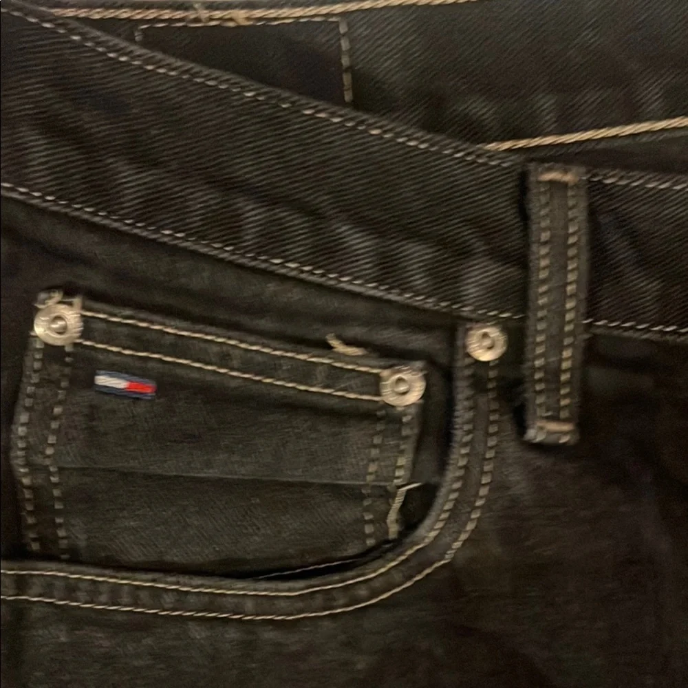Vintage Tommy Hilfiger Black Straight-Leg Jeans with Classic Design